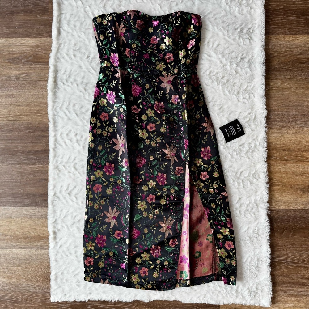 Lulu’s Perla Jacquard Strapless Fitted Midi Dress Vibrant Floral Print - Picture 4 of 8